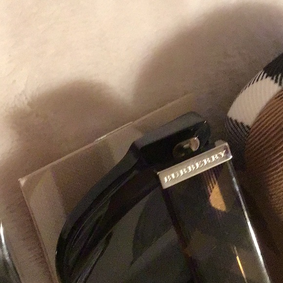 Burberry Sunglasses - Picture 5 of 13
